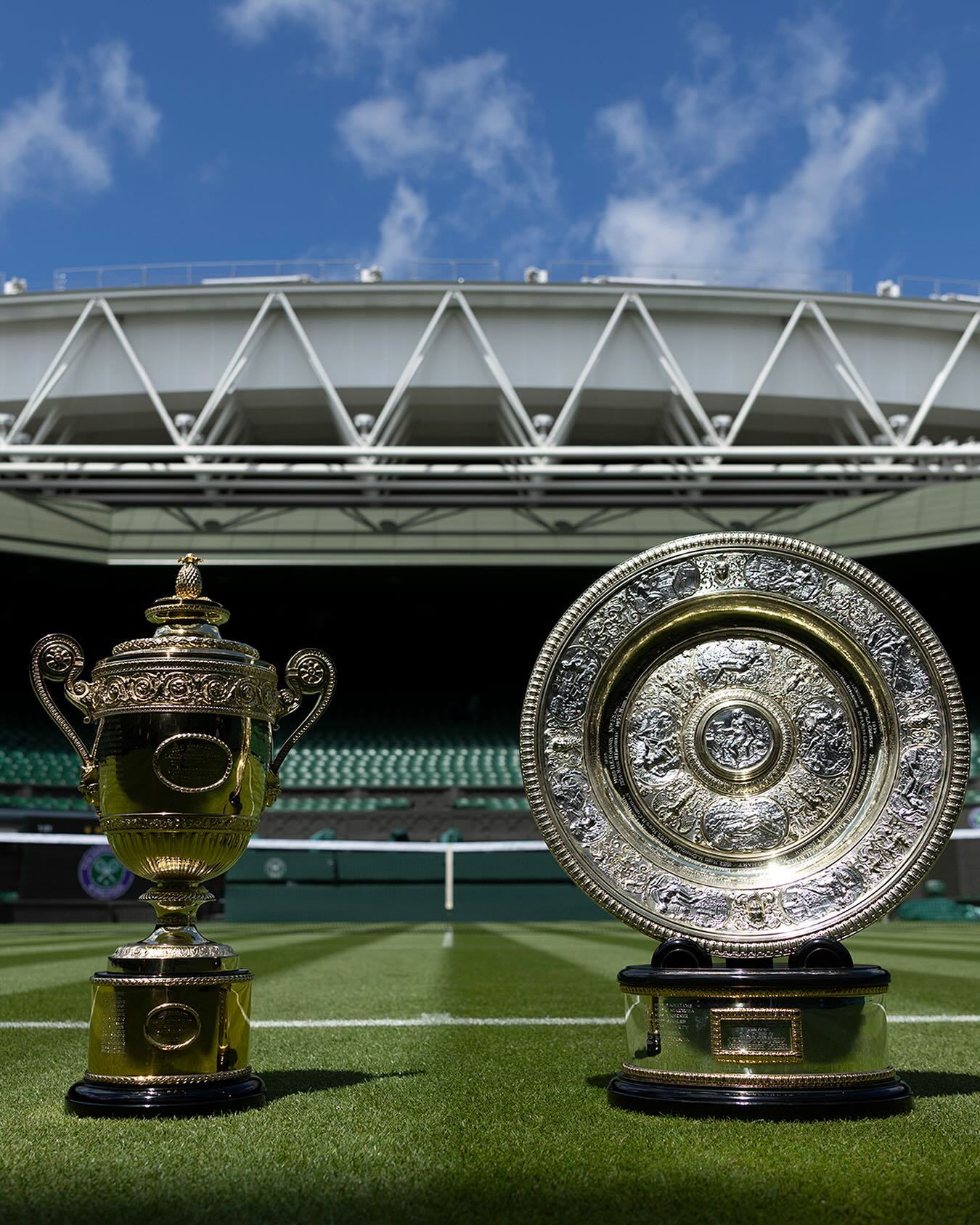 包含里程碑夜法兰克福豪取连胜，足总杯国际比赛日刷纪录，压力陡增，阵容厚度经受考验的词条